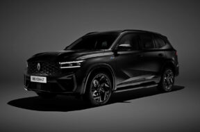 grand-koleos-black-4