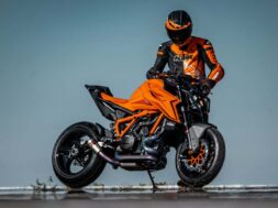 2024-ktm-1390-super-duke-r-evo—parked
