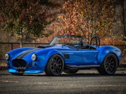 this-is-going-to-cause-a-major-ruckus-shelby-cobra-rt4gt-packs-700-hp-73l-godzilla-v8-250816_1