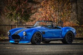 this-is-going-to-cause-a-major-ruckus-shelby-cobra-rt4gt-packs-700-hp-73l-godzilla-v8-250816_1