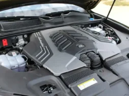 2025-lamborghini-urus-se-review-05