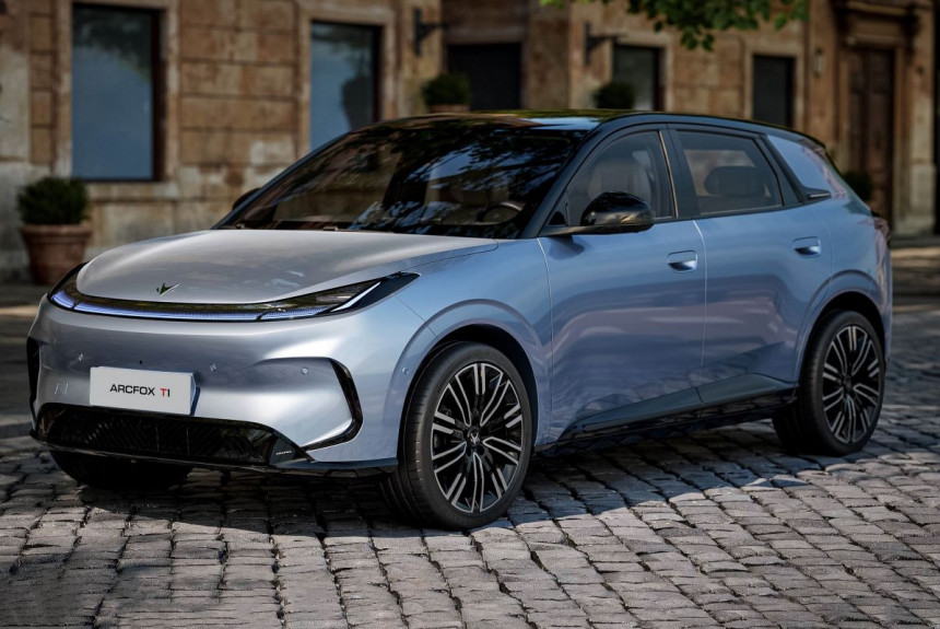 Predstavljen pristupačni električni hečbek Arcfox T1