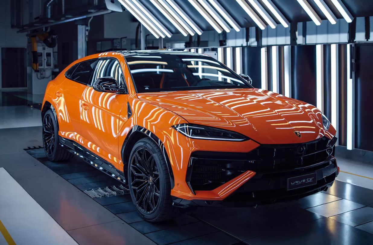Lamborghini Urus nove generacije ostaće hibrid – razvoj električne verzije odložen