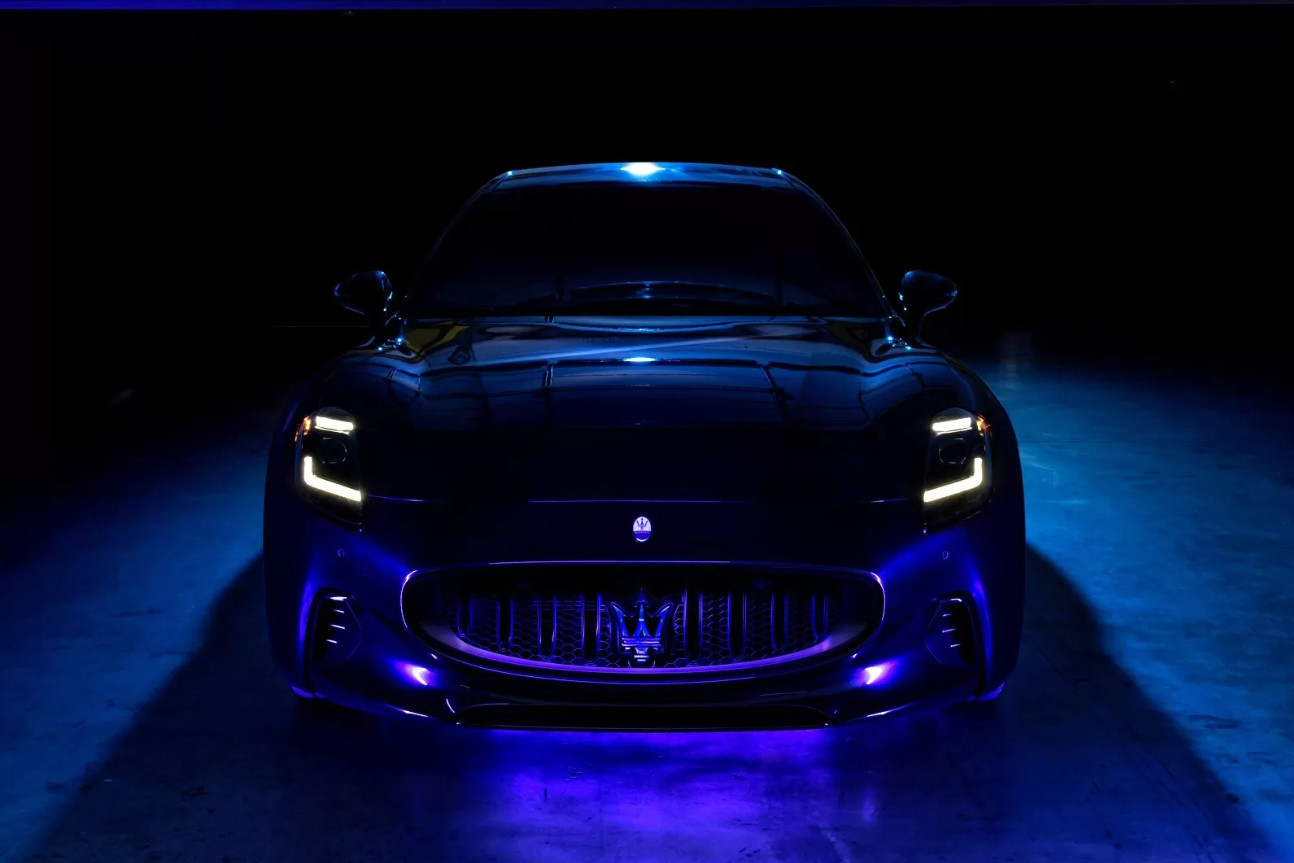 Maserati priprema ekskluzivni sportski automobil sa manuelnim menjačem