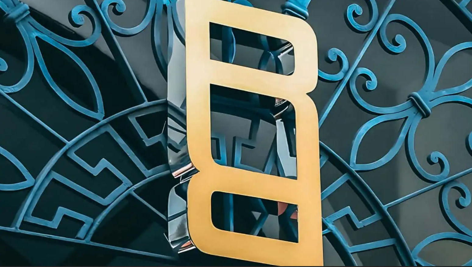 Kao što je već bezuspešno pokušao Jaguar, i Range Rover rizikuje uvođenjem novog logotipa