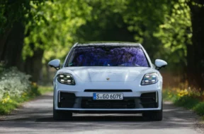 Porsche-Panamera-1