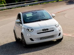 prnewfiat500hybridatmirafiori-preview-1.jpg