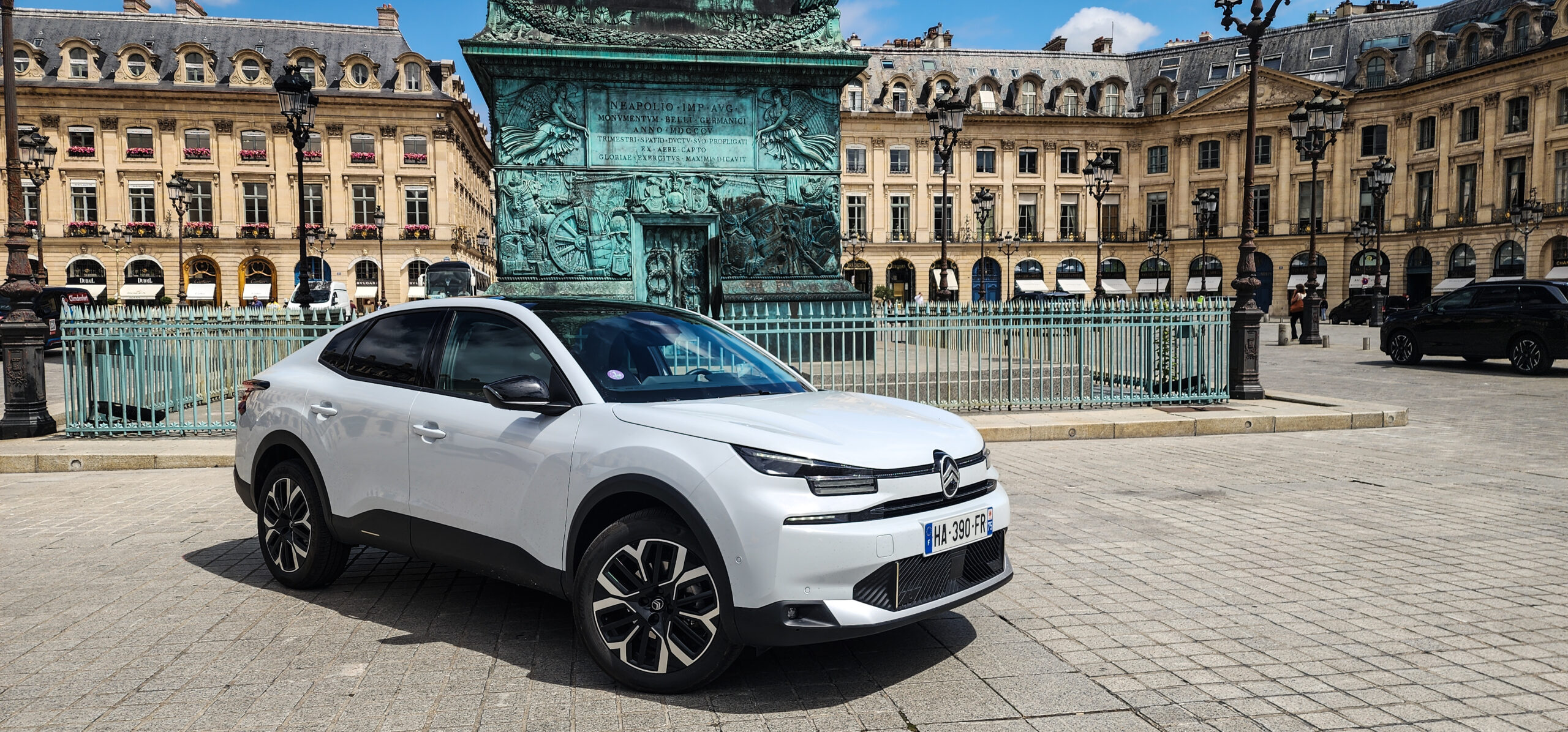 AR test: Citroen C4 X 1.2 Hybrid 145 Max