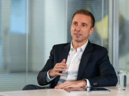 Opel-rueckt-vom-E-Auto-Fokus-ab-FlorianHuettlCEOOpelAutomobileGmbH_521135-1