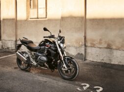 P90328605_lowRes_bmw-r-1250-r-black-s (1)