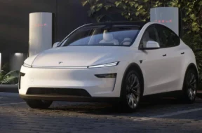 Tesla-Model-Y-2025-1