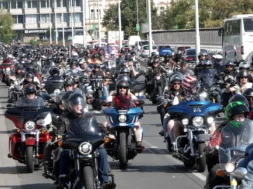 spanila-jizda-motorky-praha