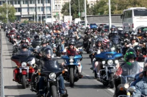 spanila-jizda-motorky-praha