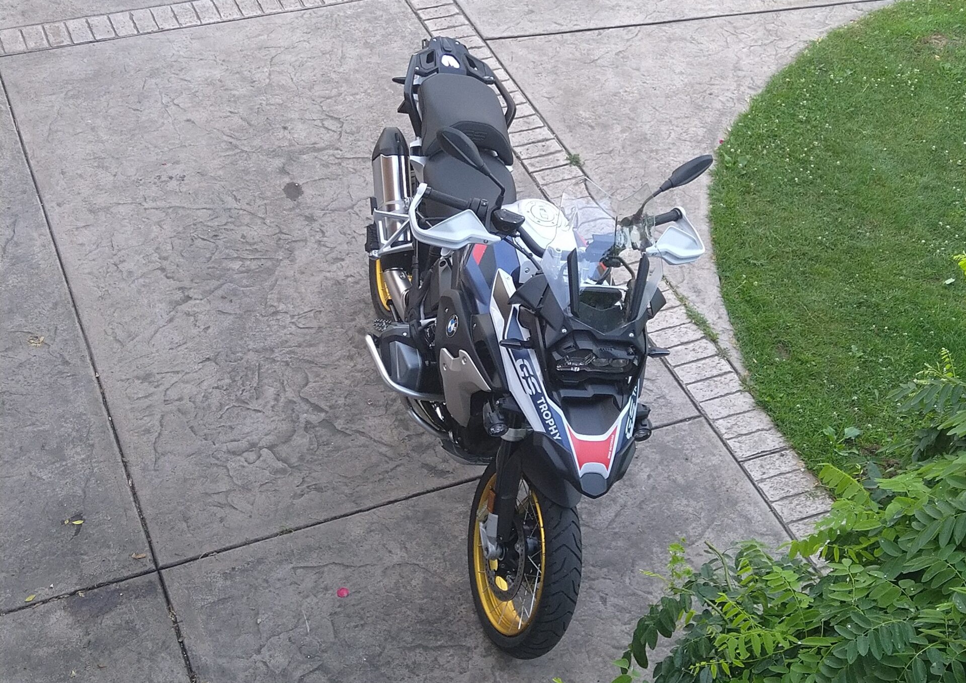 Kolege bacile BMW R 1250 GS na test izdržljivost od 100 hiljada km i iznele zapažanja