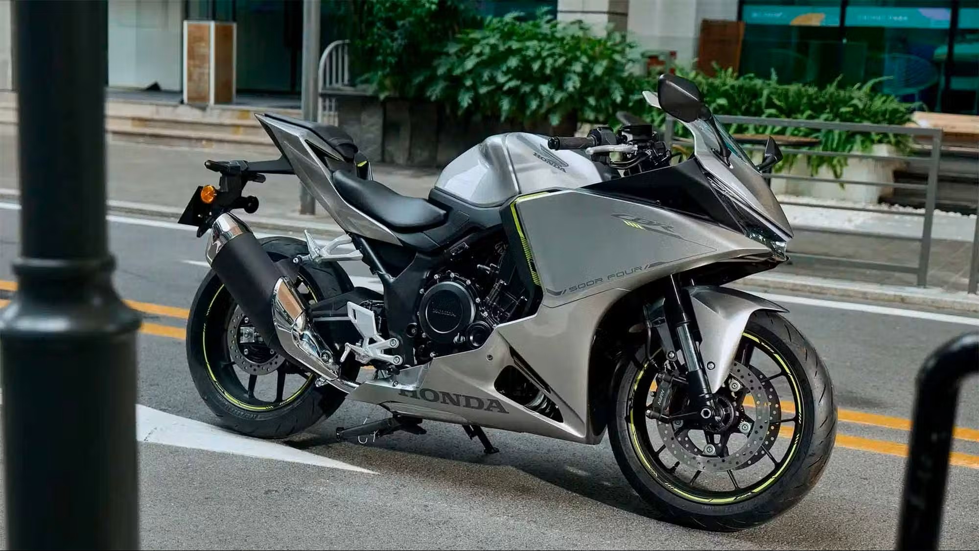 Nova Honda CBR 500 R Four sa čak 80 konjića