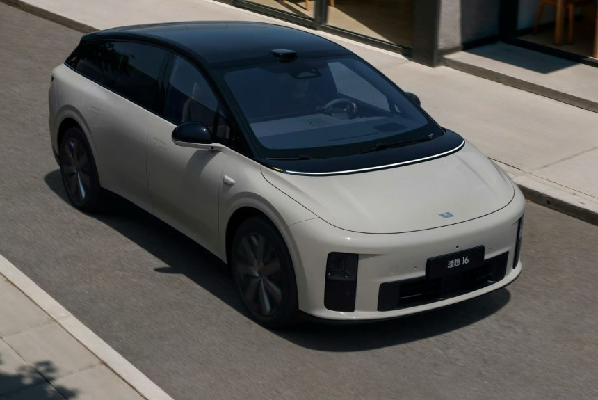 Najavljen manji električni krosover Li i6