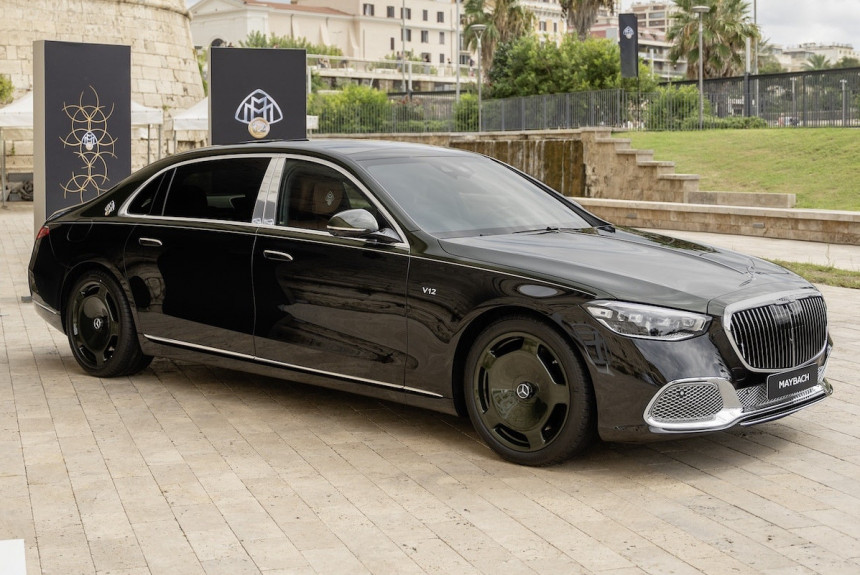 Pozlaćeni Mercedes-Maybach V12 Edition