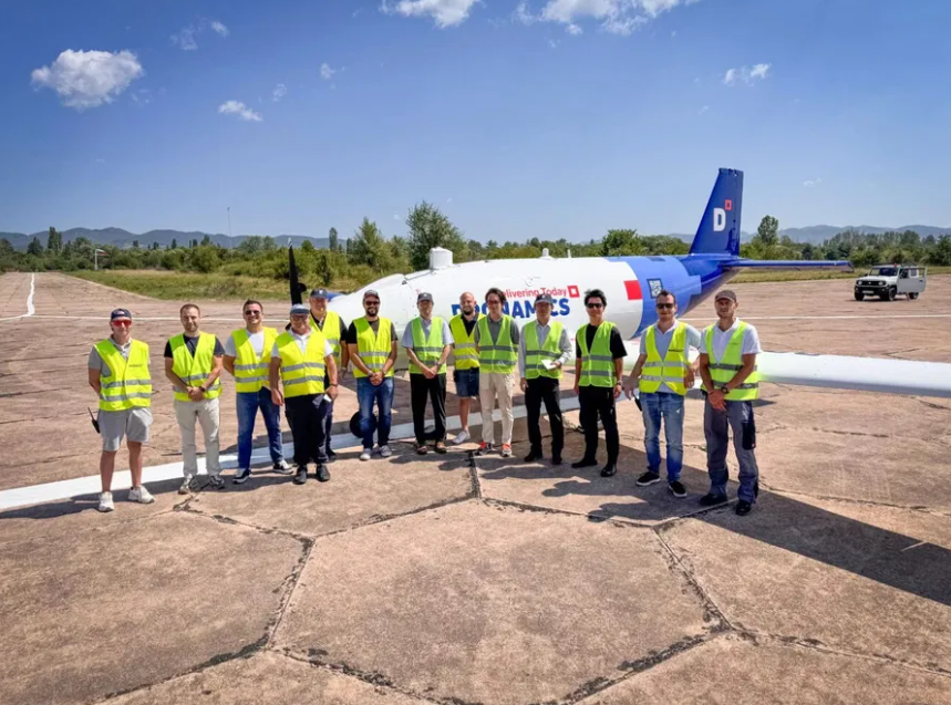Kawasaki razvija klipni avionski motor za dron Black Swan