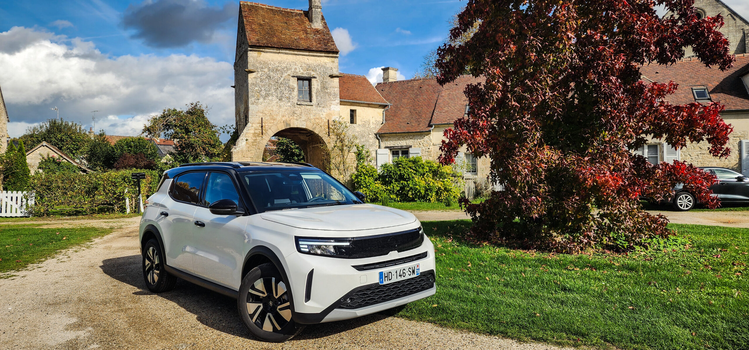 AR test: Opel Frontera 1.2 Hybrid 145 GS