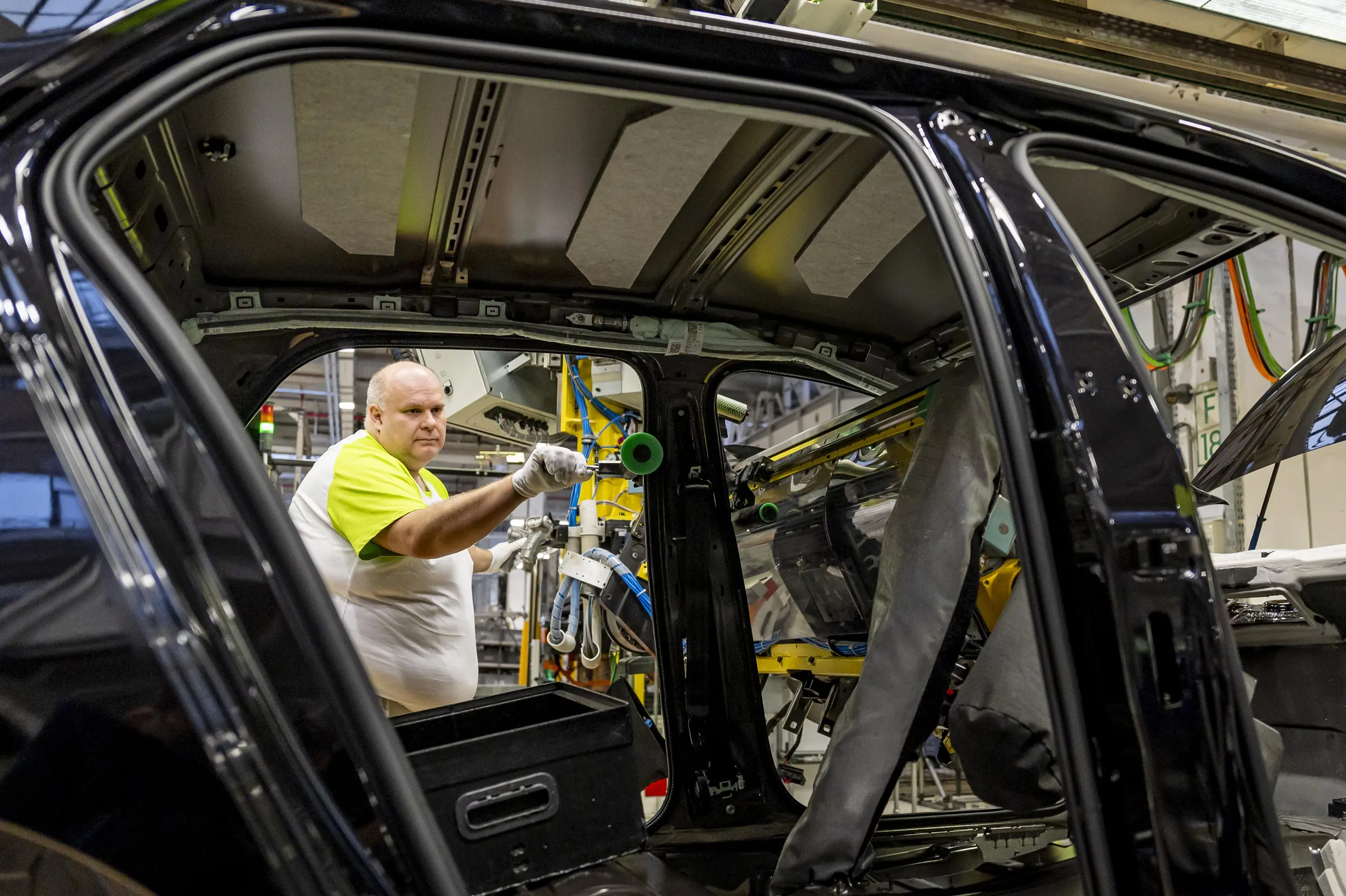 Zalihe ključnih sirovina za automobilsku industriju na izmaku, Kina „napinje“
