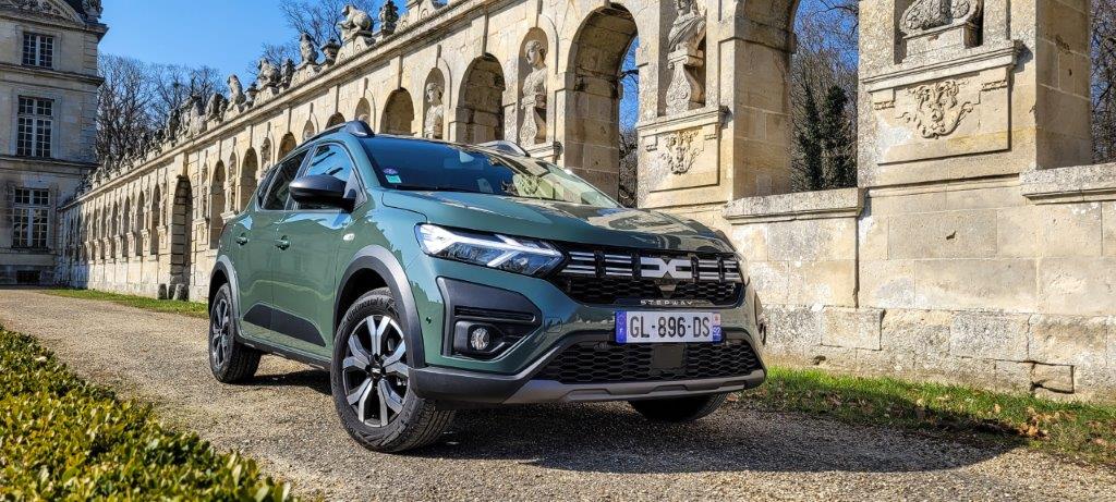 Šef grupe Renault za sledeću godinu najavljuje hibridni Sandero