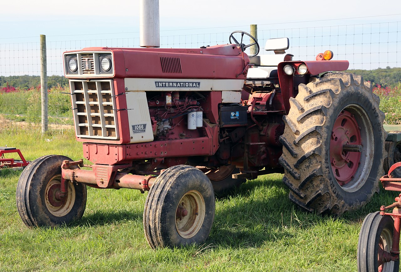 Zanimljivost dana: Seljak ponovo otkupio svoj prvi novi traktor posle 45 godina