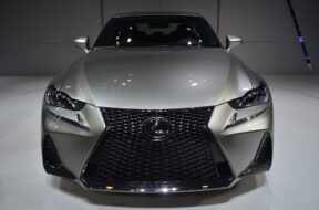 246842_2017_Lexus_IS
