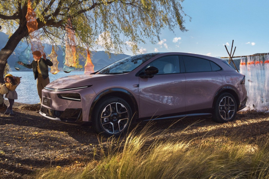 Krosover XPeng G7 ponuđen i kao hibrid