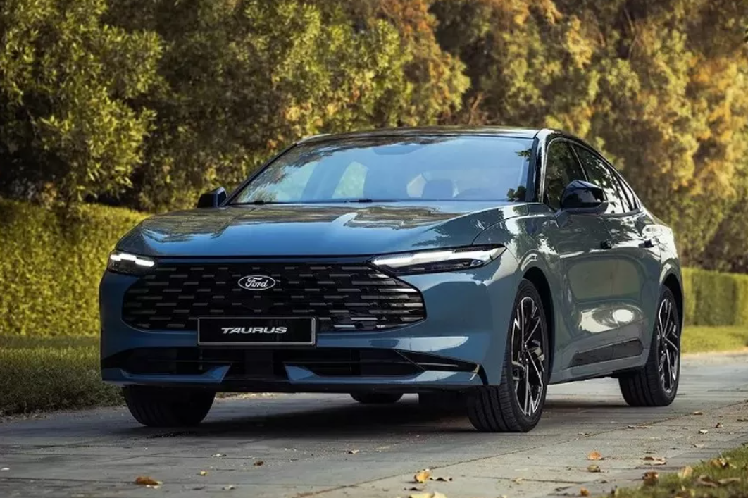 Kineski Ford Mondeo osvežen i u verziji za Bliski istok