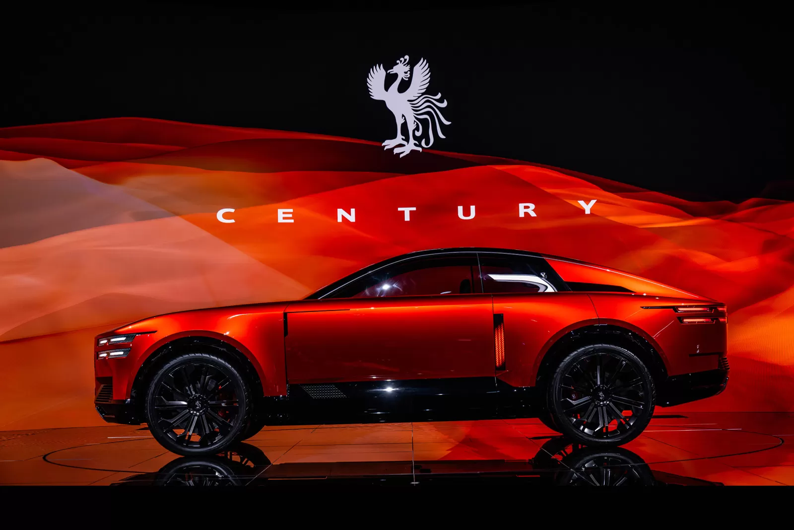 Toyota obećala da će kupeoliki krosover Century dobiti motor SUS