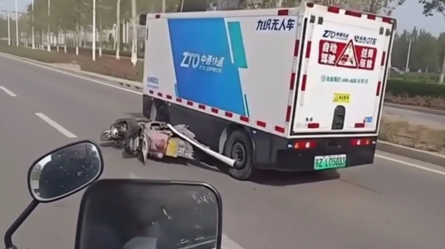 Autonomne dostavne kombije u Kini ništa ne može da zaustavi!