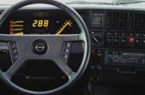 S1-voici-bientot-50-ans-la-revolution-digitale-des-tableaux-de-bord-commencait-867567