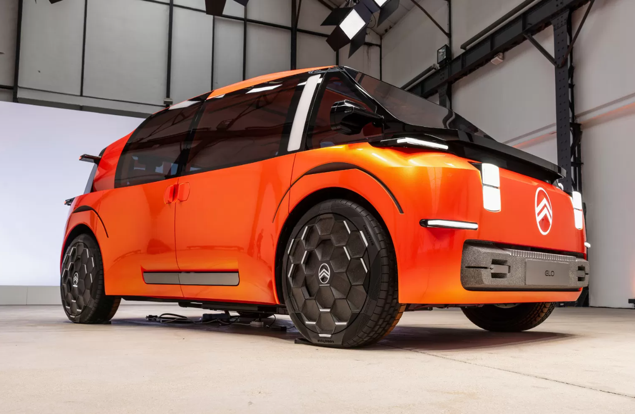 Citroen bi mogao da se vrati u segment minivenova sa novim Picassom