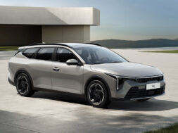 kia-k4-sportswagon-3