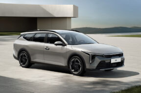 kia-k4-sportswagon-3