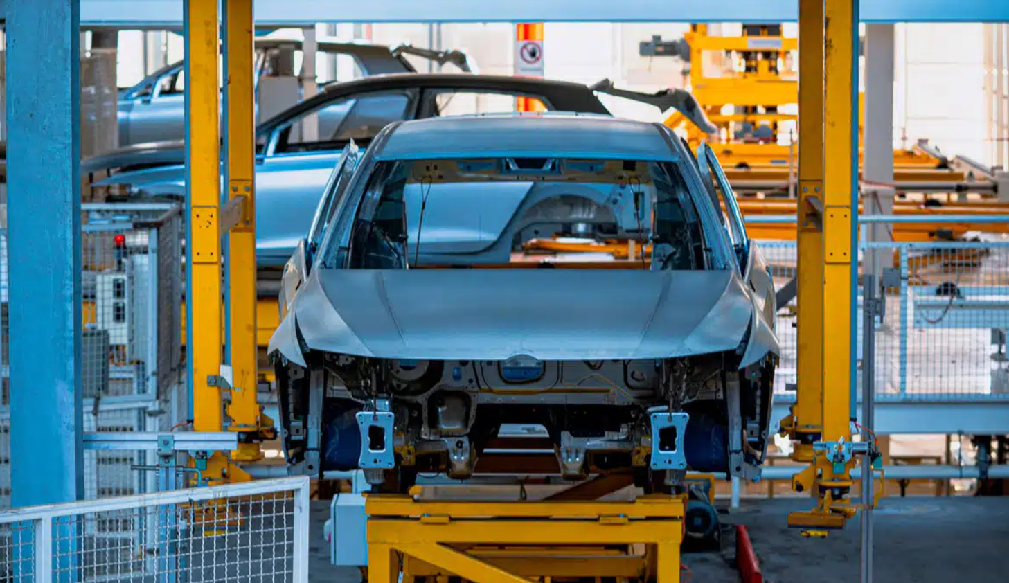 Nemački proizvođači automobila uštedeli milijarde zahvaljujući ublaženim pravilima za CO₂