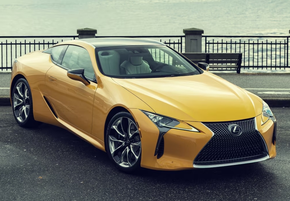 Štampamo čitulju Lexusu LC i motoru V8