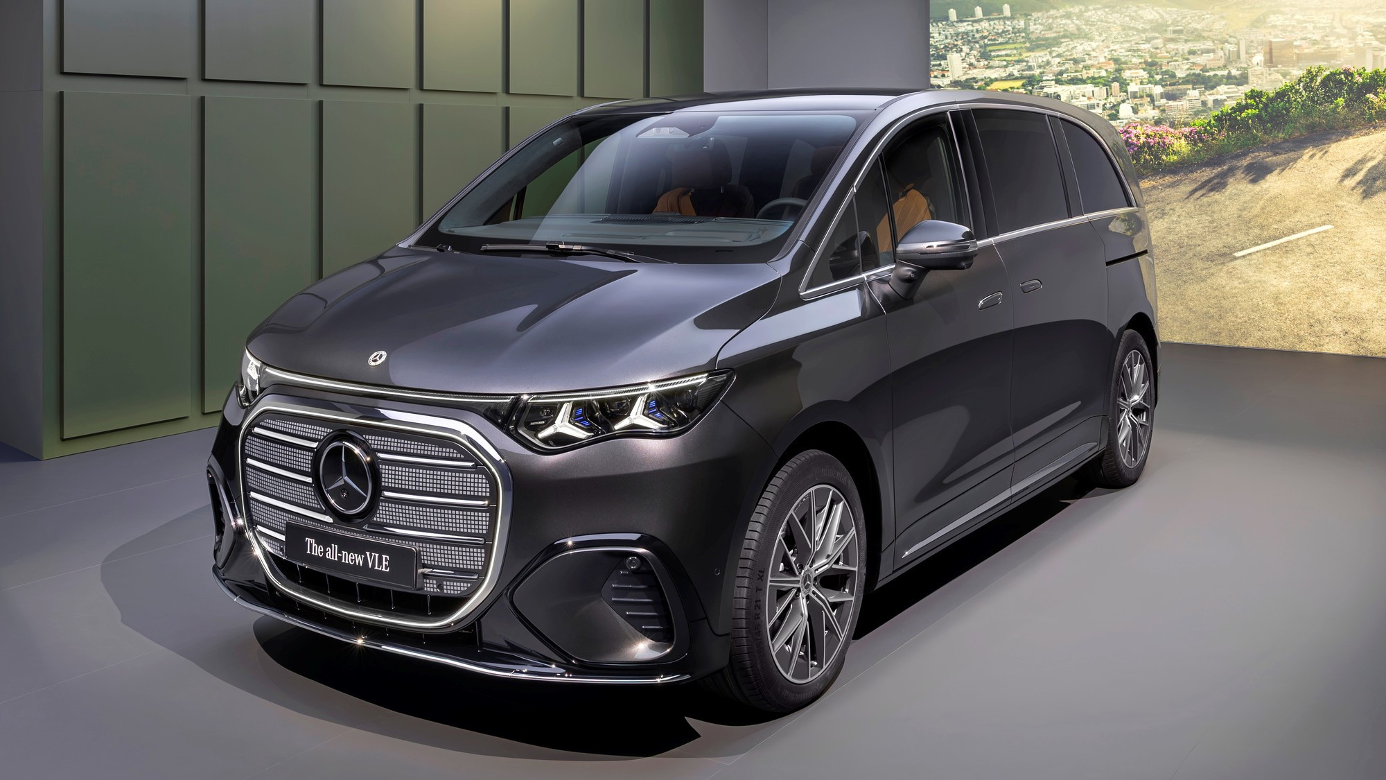 Luksuzni miniven Mercedes-Maybach VLS se sprema za premijeru