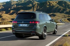 S1-mercedes-gls-le-suv-a-7-places-redefinit-la-premiere-classe-875897