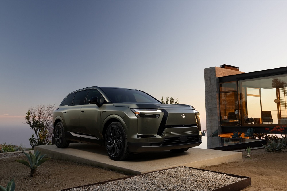 Lexus ima novi baterijski krosover
