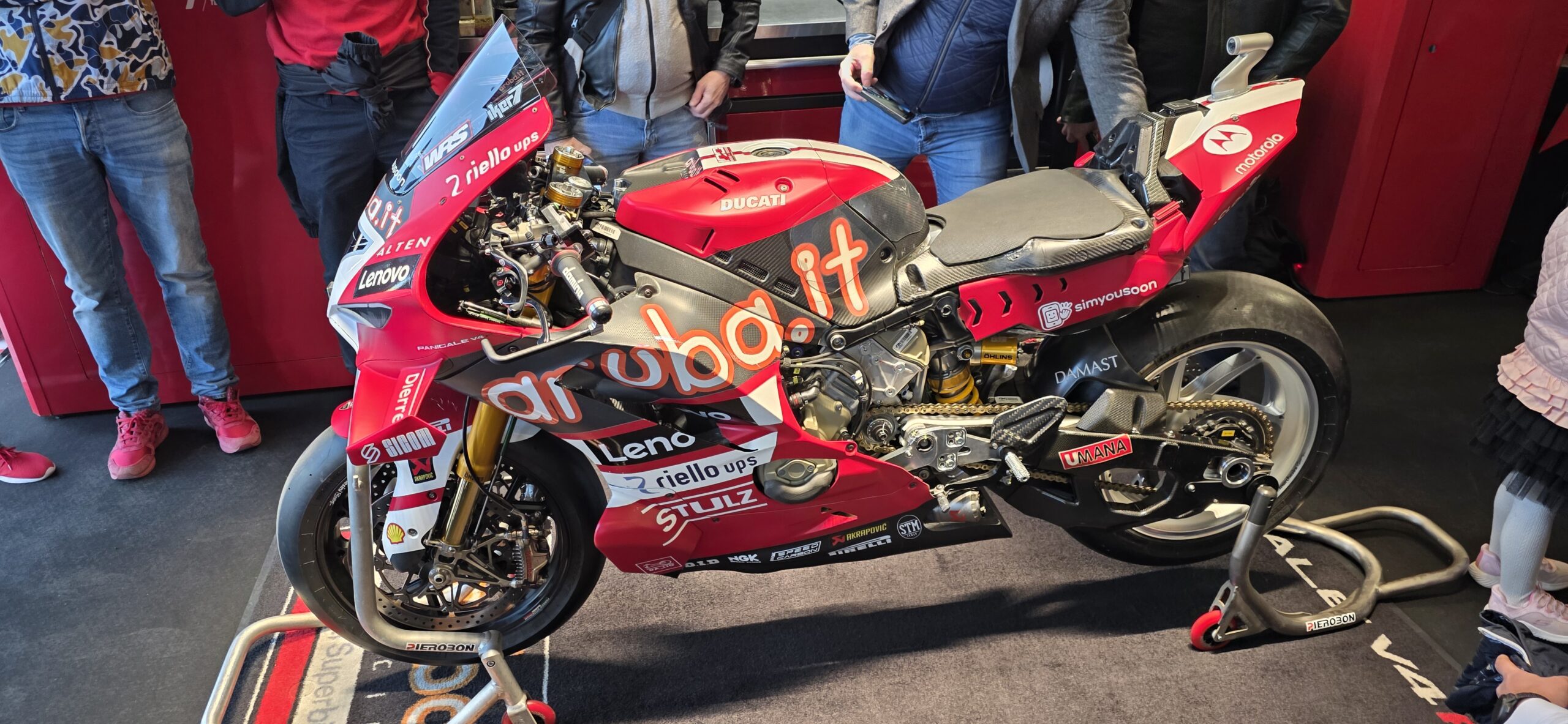 Poseta Balatonskom jezeru i trci u takmičenju WSBK-a kao predstavnik kluba ljubitelja Ducatija