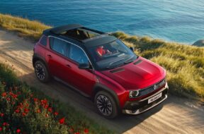 Renault-4-E-Tech-Electric-2026-Plein-Sud-lancement-1-bd_13