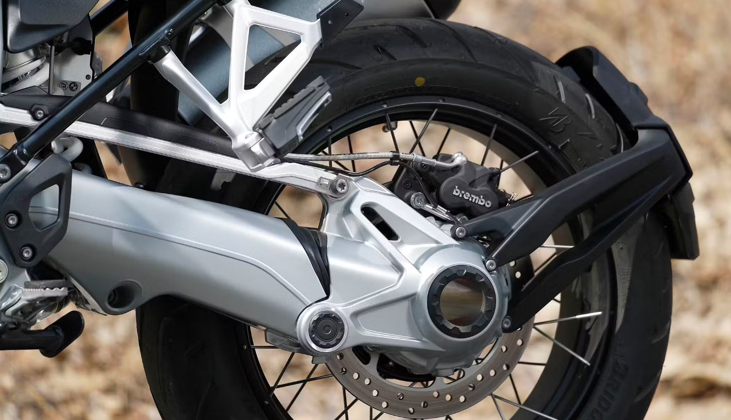 Zašto BMW-ovi motocikli nose nadimak „gumena krava“?
