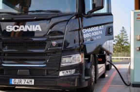 Scania-V2G-MCS-Elektro-Lkw