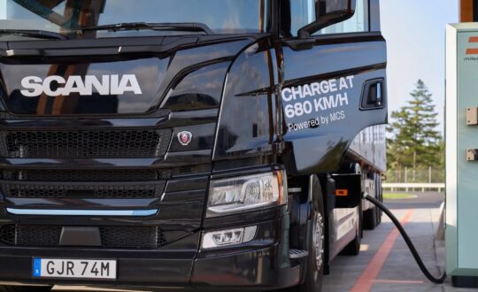 Scania-V2G-MCS-Elektro-Lkw