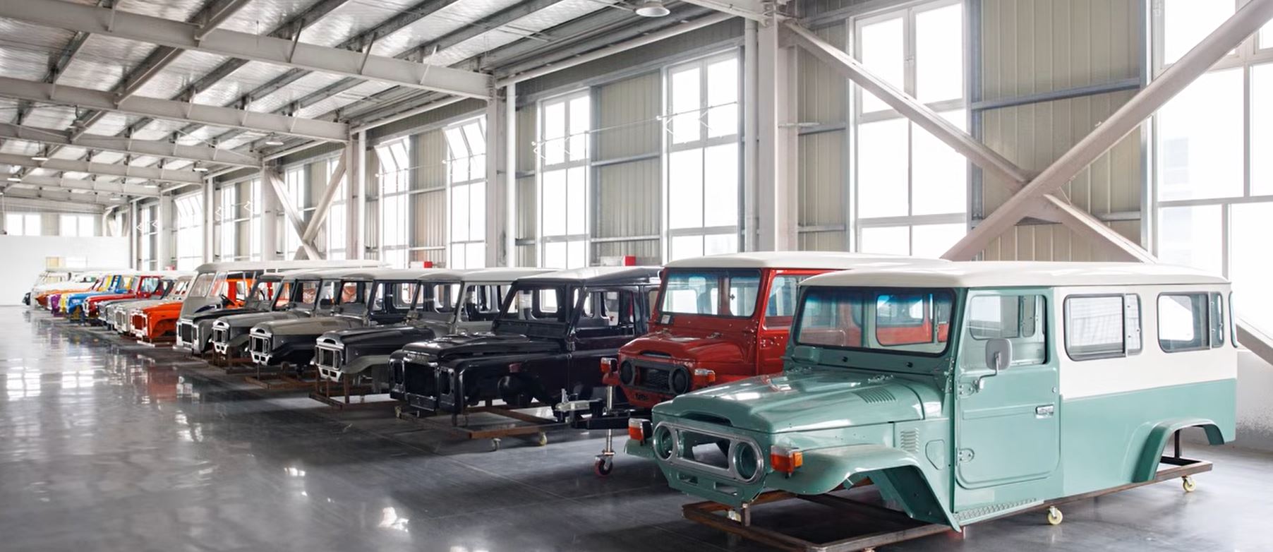 Kineska firma proizvodi karoserije zapadnih automobila za restauracije (VIDEO)